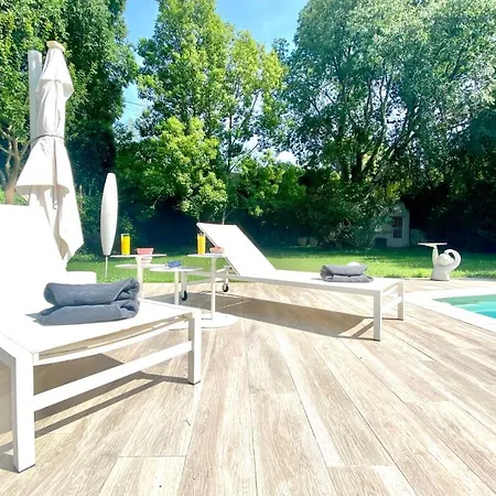 Jupiter - With Swimming Pool Close To The Heart Of